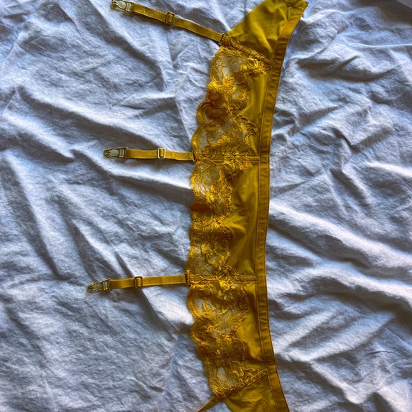 La Perla mustard yellow garter belt size 42 FR - Picture 2 of 7